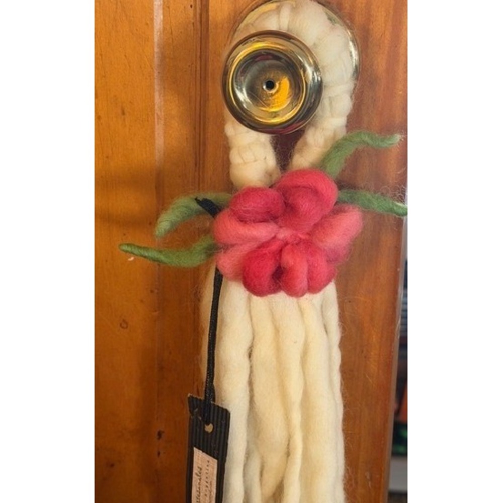 Handmade Wool Flower Door Knob Hanger Cozy‎ Home Decor Cream Pink Green